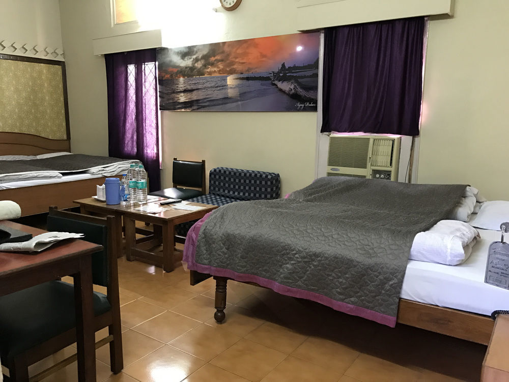 Hotel Ashrey Dehradún Kültér fotó